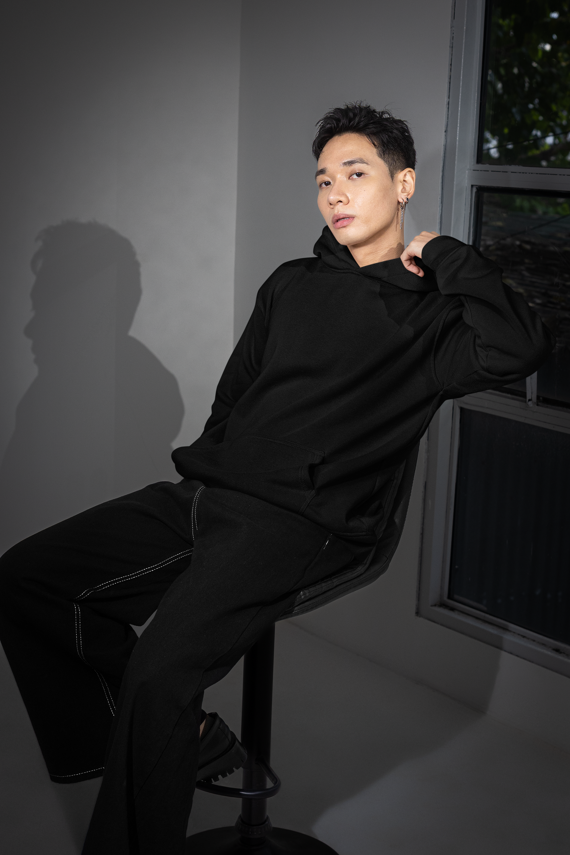 Essential Oversized Hoodie - Black